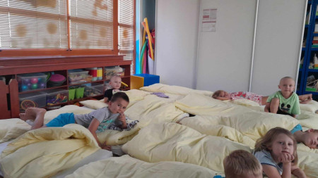 Rozprávky si čítame i pozeráme na interaktívnej tabuli